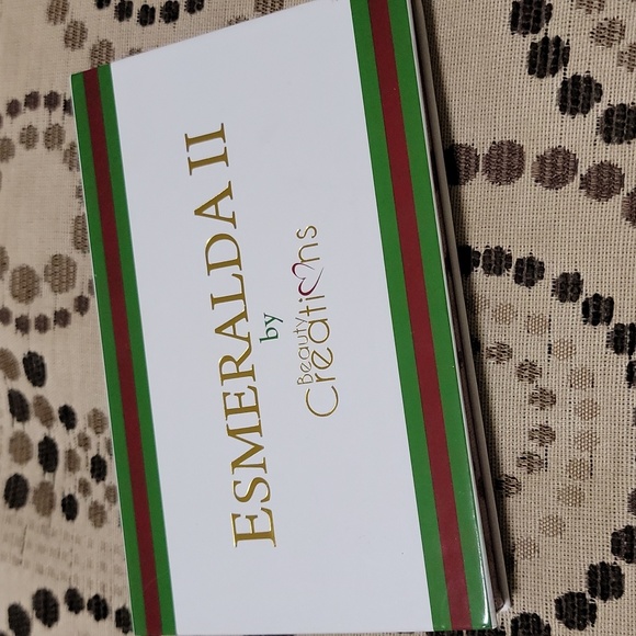 Beauty Creations Esmeralda II Eyeshadow Palette - Picture 2 of 3